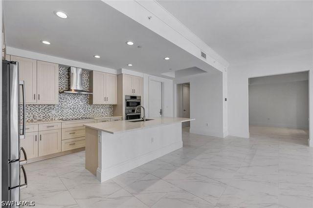 1135 3rd AVE S 318, Naples, FL 34102