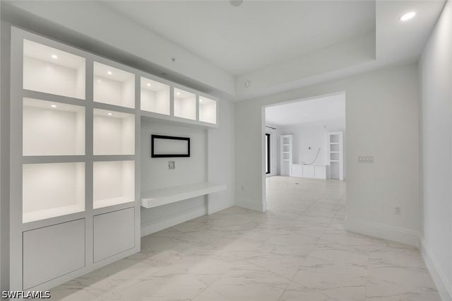 1135 3rd AVE S 318, Naples, FL 34102