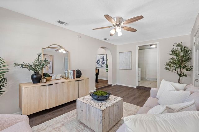 1740 W WALNUT STREET, Tampa, FL 33607