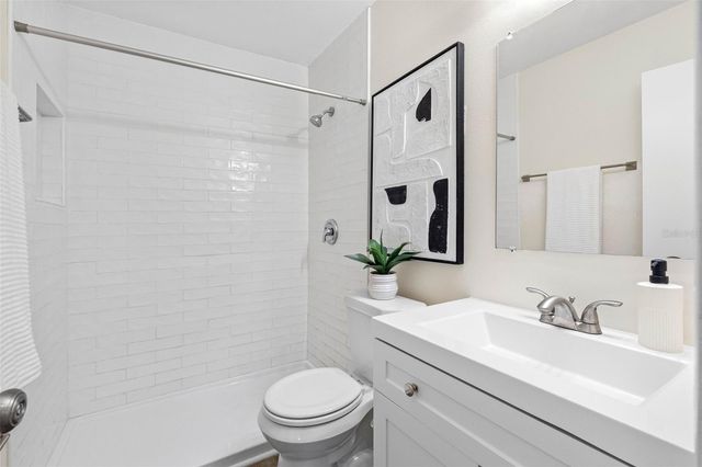 1740 W WALNUT STREET, Tampa, FL 33607