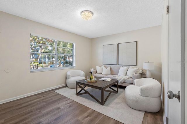 1740 W WALNUT STREET, Tampa, FL 33607