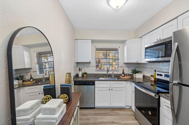 1740 W WALNUT STREET, Tampa, FL 33607