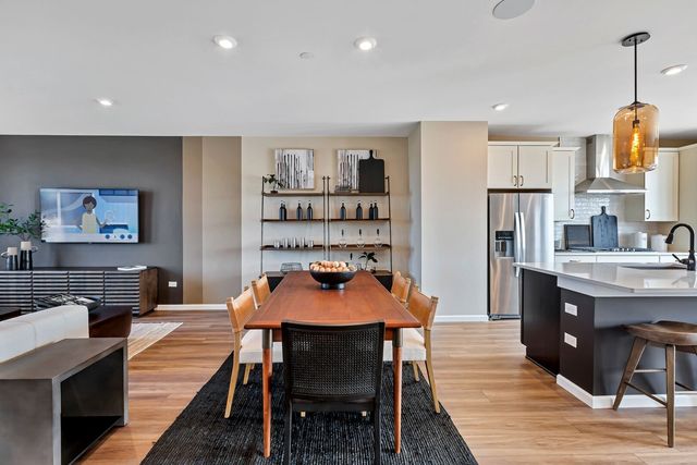 251 Mary Drive 14663, Schaumburg, IL 60193