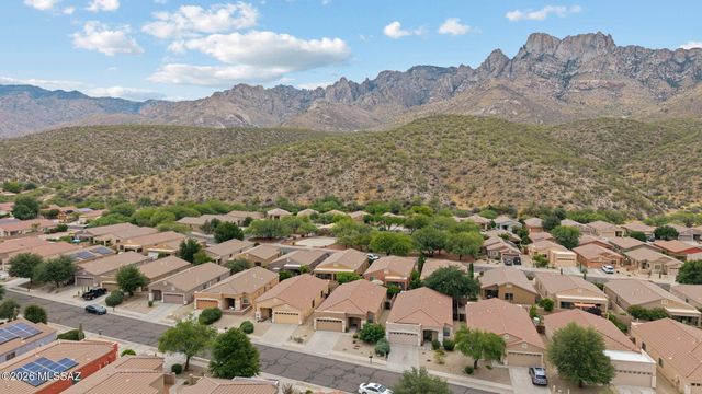 2256 E Stone Stable Drive, Oro Valley, AZ 85737