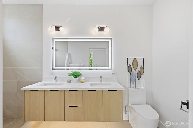 6221 9th Avenue NE, Seattle, WA 98115