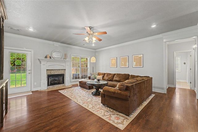 985 Aylesbury Lane, Cave Springs, AR 72718