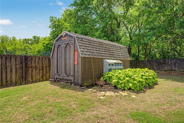 985 Aylesbury Lane, Cave Springs, AR 72718
