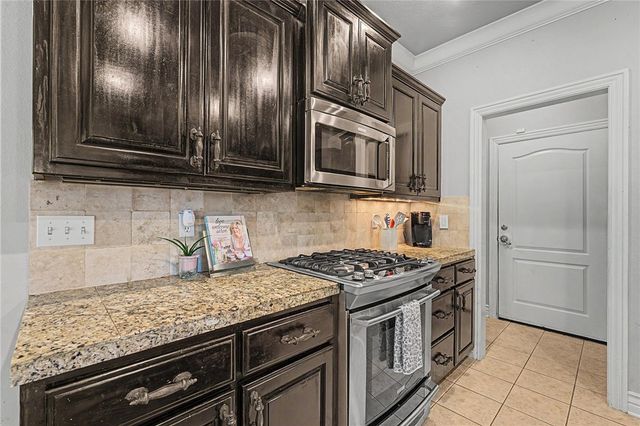 985 Aylesbury Lane, Cave Springs, AR 72718