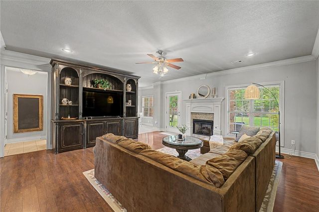 985 Aylesbury Lane, Cave Springs, AR 72718