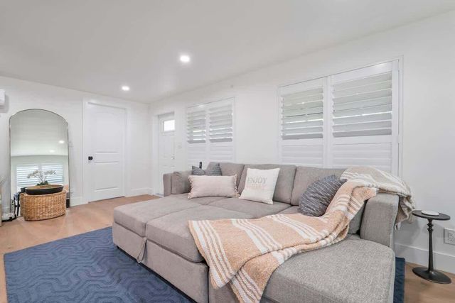 1145 NE 18th Avenue, Fort Lauderdale, FL 33304