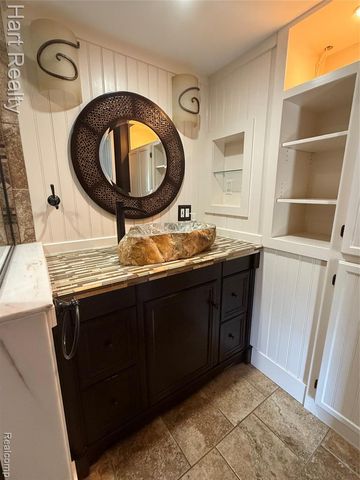2157 Park Place Drive, Walled Lake, MI 48390