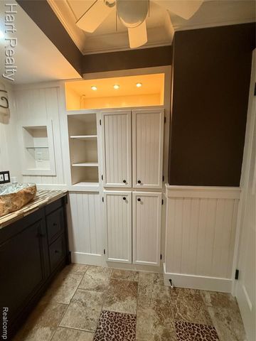 2157 Park Place Drive, Walled Lake, MI 48390