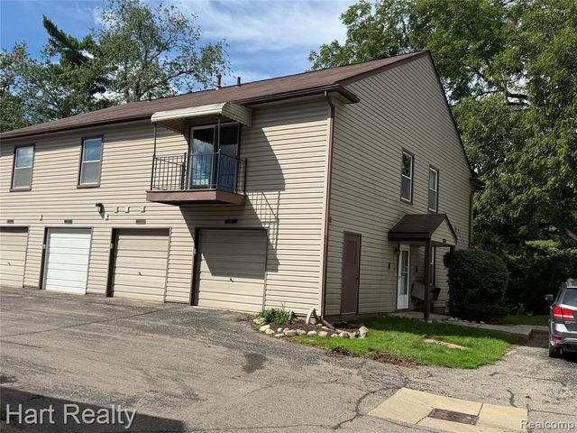 2157 Park Place Drive, Walled Lake, MI 48390