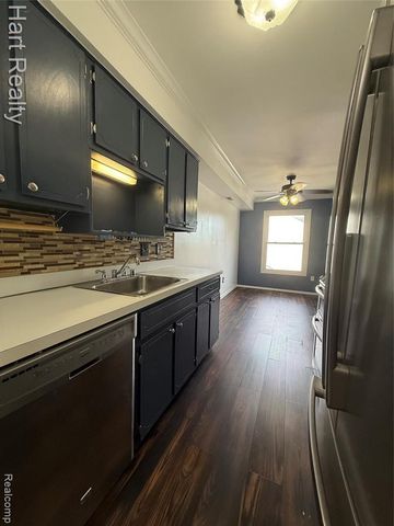 2157 Park Place Drive, Walled Lake, MI 48390