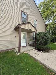 2157 Park Place Drive, Walled Lake, MI 48390