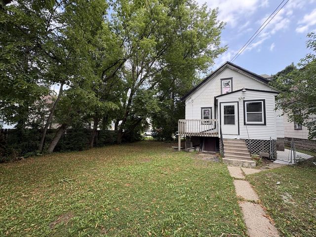 1933 S 68th STREET, West Allis, WI 53219
