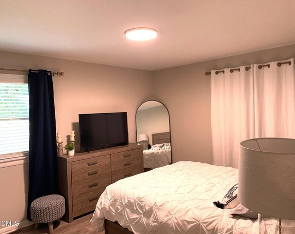 1009 Helms, Raleigh, NC 27610
