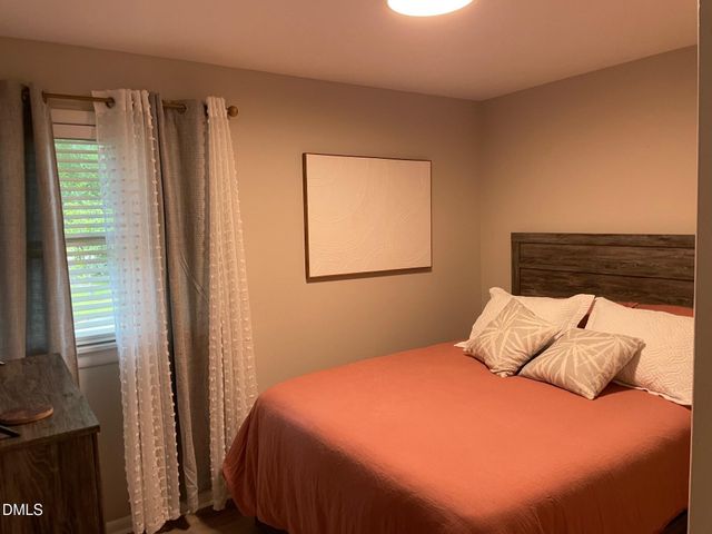 1009 Helms, Raleigh, NC 27610