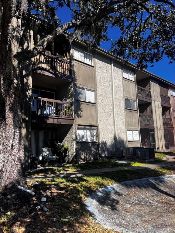 6312 NEWTOWN CIRCLE 12B4, Tampa, FL 33615