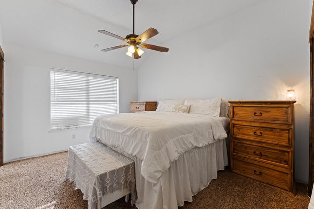 1060 Parkhill Avenue, Saginaw, TX 76179