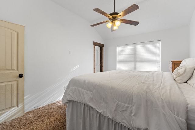1060 Parkhill Avenue, Saginaw, TX 76179