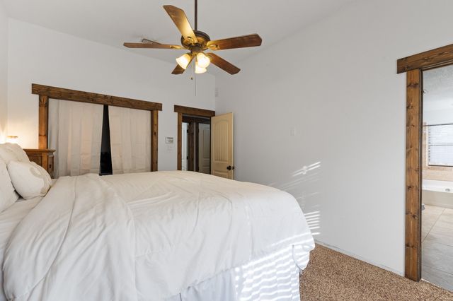 1060 Parkhill Avenue, Saginaw, TX 76179