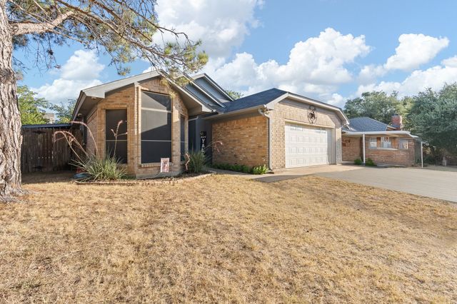 1060 Parkhill Avenue, Saginaw, TX 76179