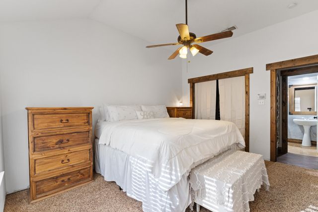 1060 Parkhill Avenue, Saginaw, TX 76179