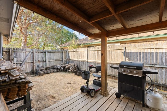 1060 Parkhill Avenue, Saginaw, TX 76179