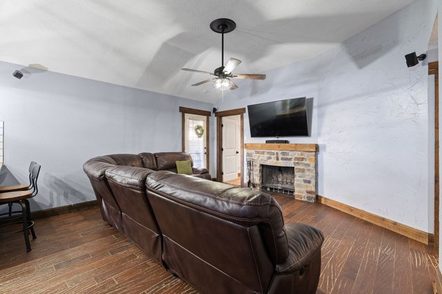 1060 Parkhill Avenue, Saginaw, TX 76179