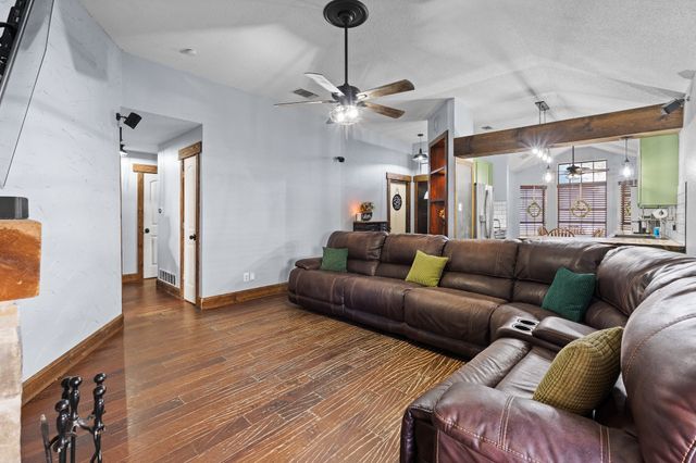 1060 Parkhill Avenue, Saginaw, TX 76179