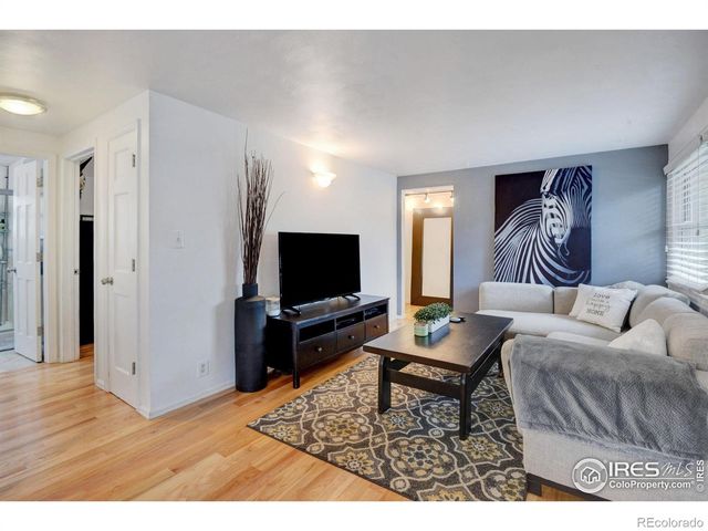 6903 Valmont Road, Boulder, CO 80301