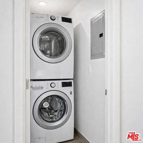 2115 Beachwood Terrace, Los Angeles, CA 90068