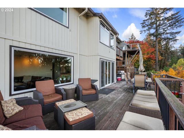 1060 UPPER DEVON Ln, Lake Oswego, OR 97034
