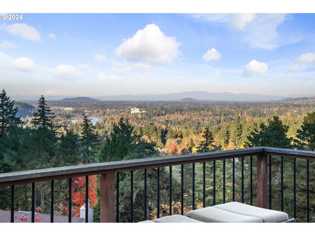 1060 UPPER DEVON Ln, Lake Oswego, OR 97034