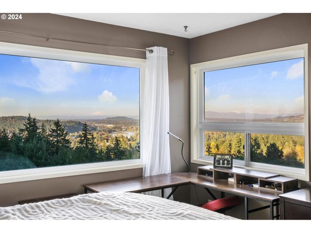 1060 UPPER DEVON Ln, Lake Oswego, OR 97034