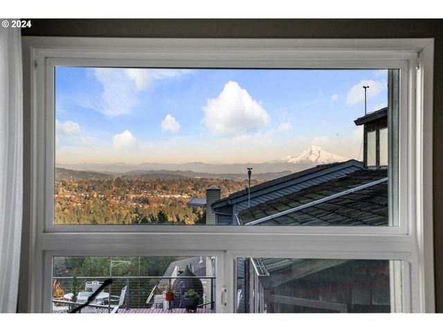 1060 UPPER DEVON Ln, Lake Oswego, OR 97034