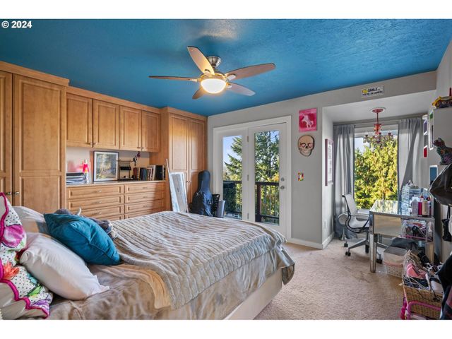 1060 UPPER DEVON Ln, Lake Oswego, OR 97034