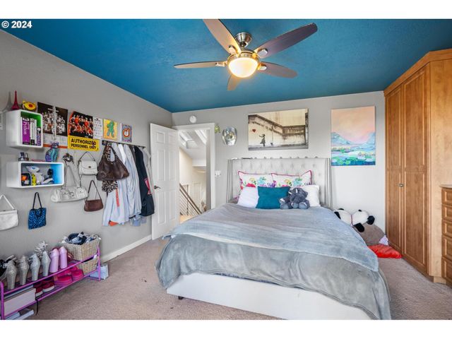 1060 UPPER DEVON Ln, Lake Oswego, OR 97034