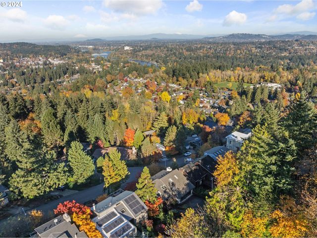 1060 UPPER DEVON Ln, Lake Oswego, OR 97034