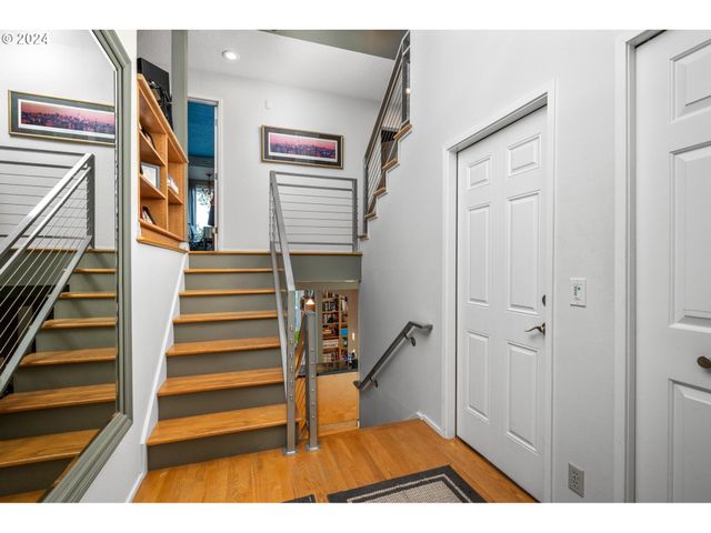 1060 UPPER DEVON Ln, Lake Oswego, OR 97034