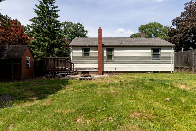 6 Kathy Ave, Coventry, RI 02816