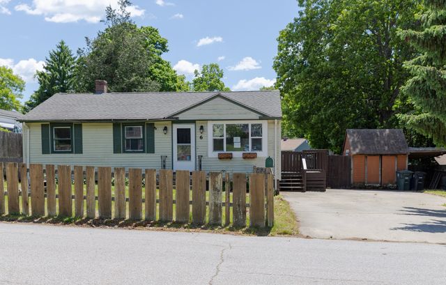 6 Kathy Ave, Coventry, RI 02816