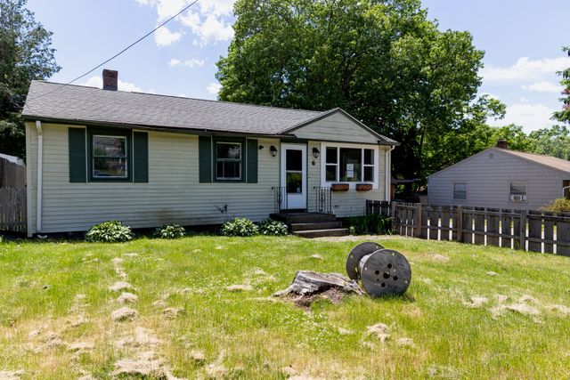 6 Kathy Ave, Coventry, RI 02816