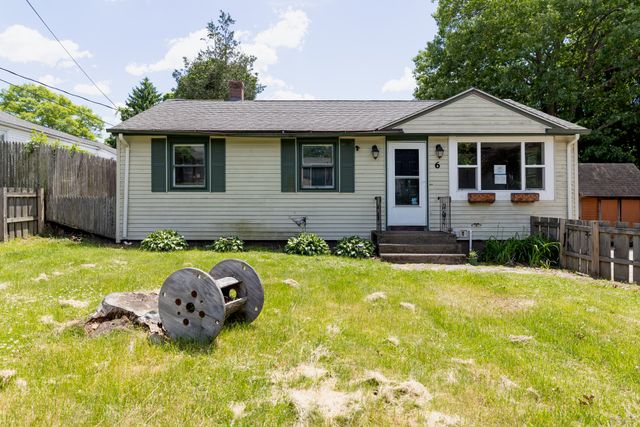 6 Kathy Ave, Coventry, RI 02816
