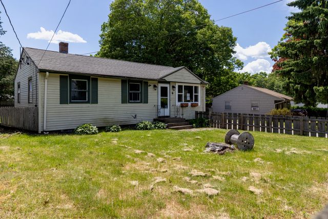 6 Kathy Ave, Coventry, RI 02816