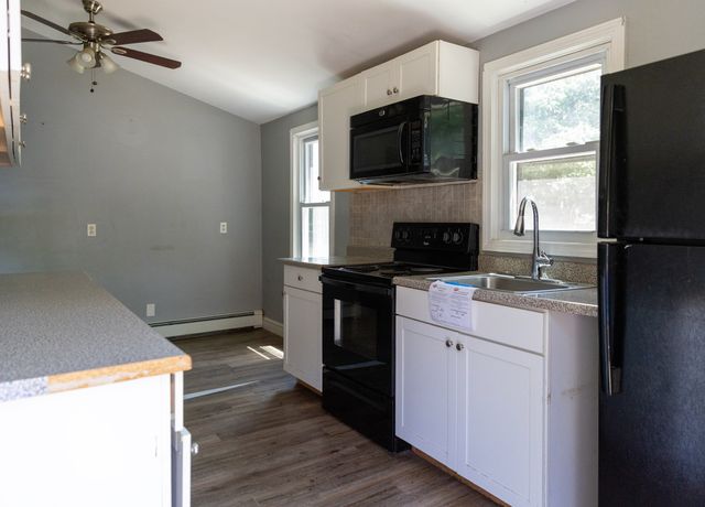 6 Kathy Ave, Coventry, RI 02816