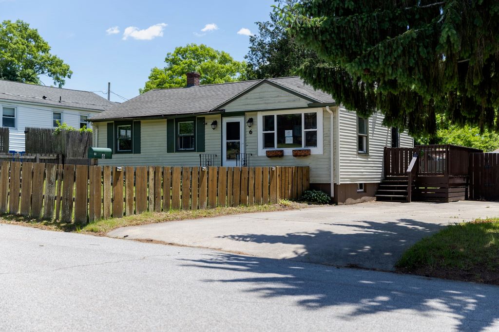 6 Kathy Ave, Coventry, RI 02816