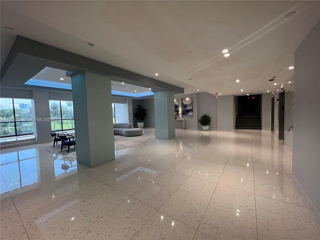 20335 W Country Club Dr 705, Aventura, FL 33180