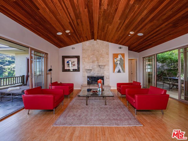 20634 Medley Lane, Topanga, CA 90290